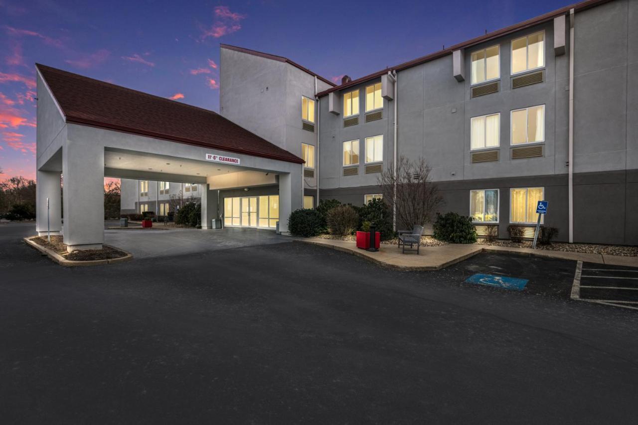Red Roof Inn Plus+ Boston - Logan Saugus Eksteriør billede