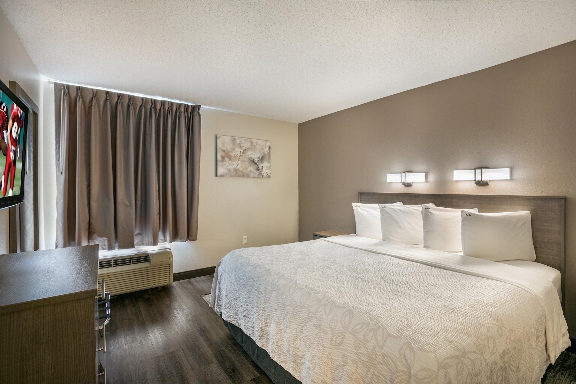 Red Roof Inn Plus+ Boston - Logan Saugus Eksteriør billede