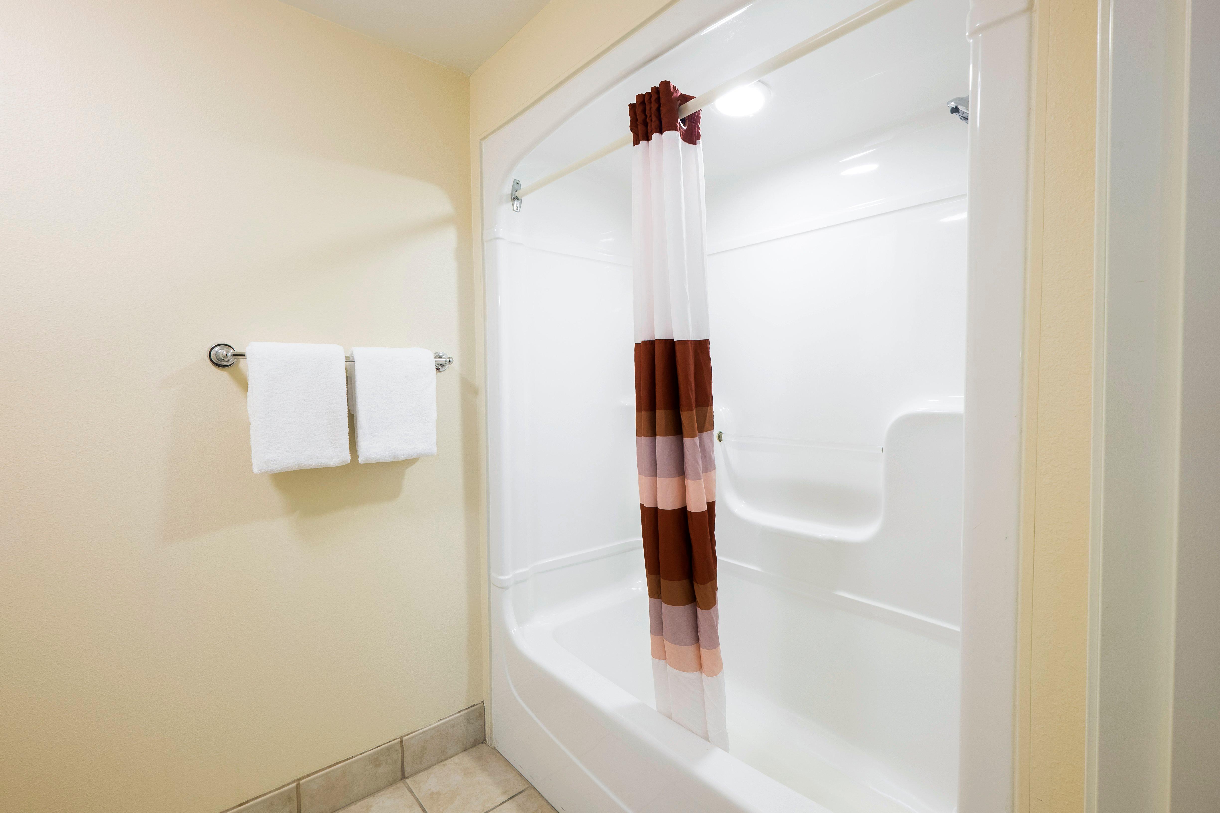Red Roof Inn Plus+ Boston - Logan Saugus Eksteriør billede