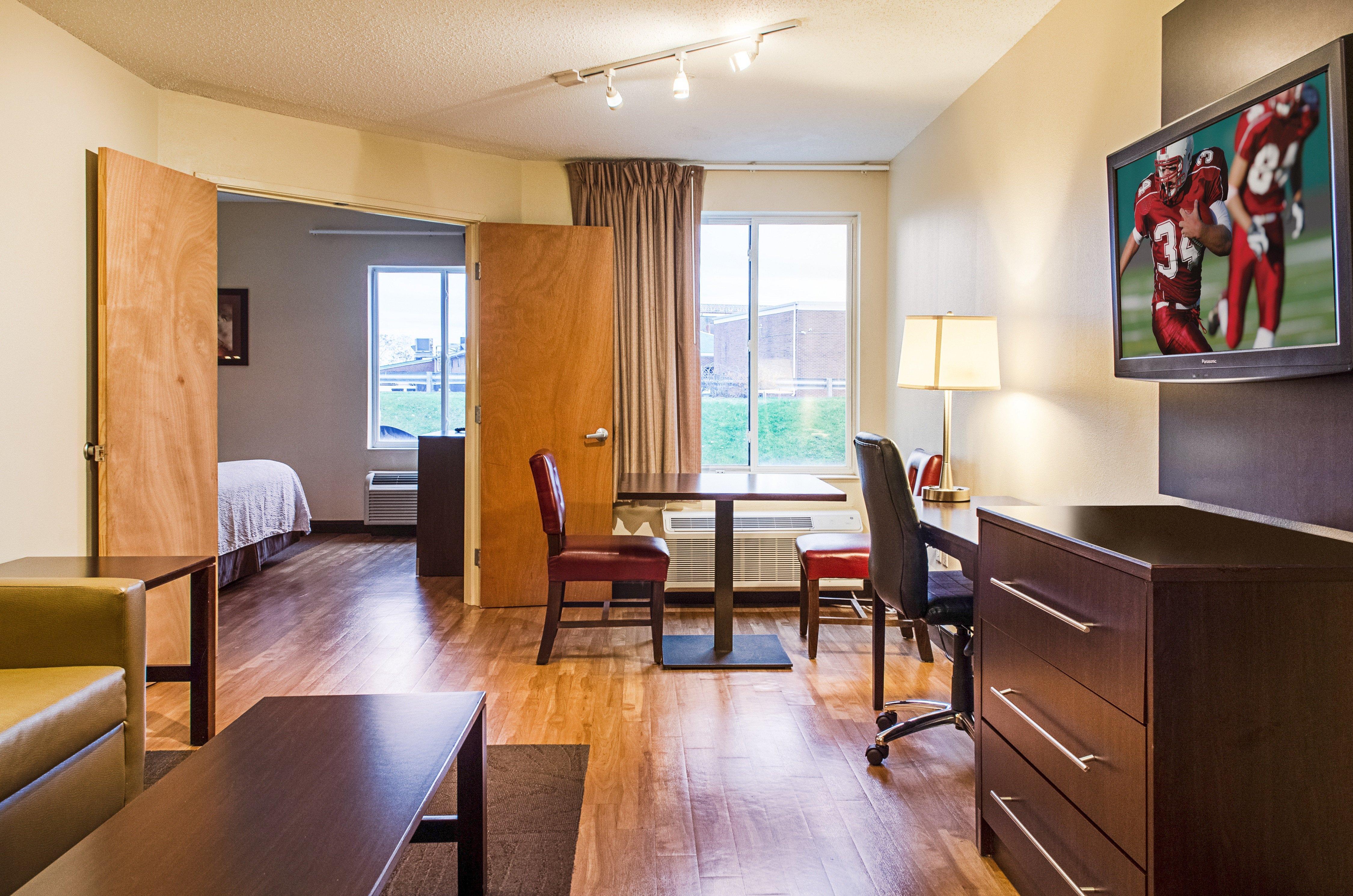 Red Roof Inn Plus+ Boston - Logan Saugus Eksteriør billede
