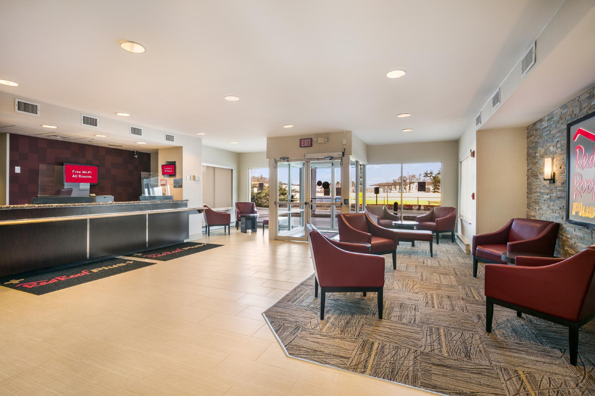 Red Roof Inn Plus+ Boston - Logan Saugus Eksteriør billede