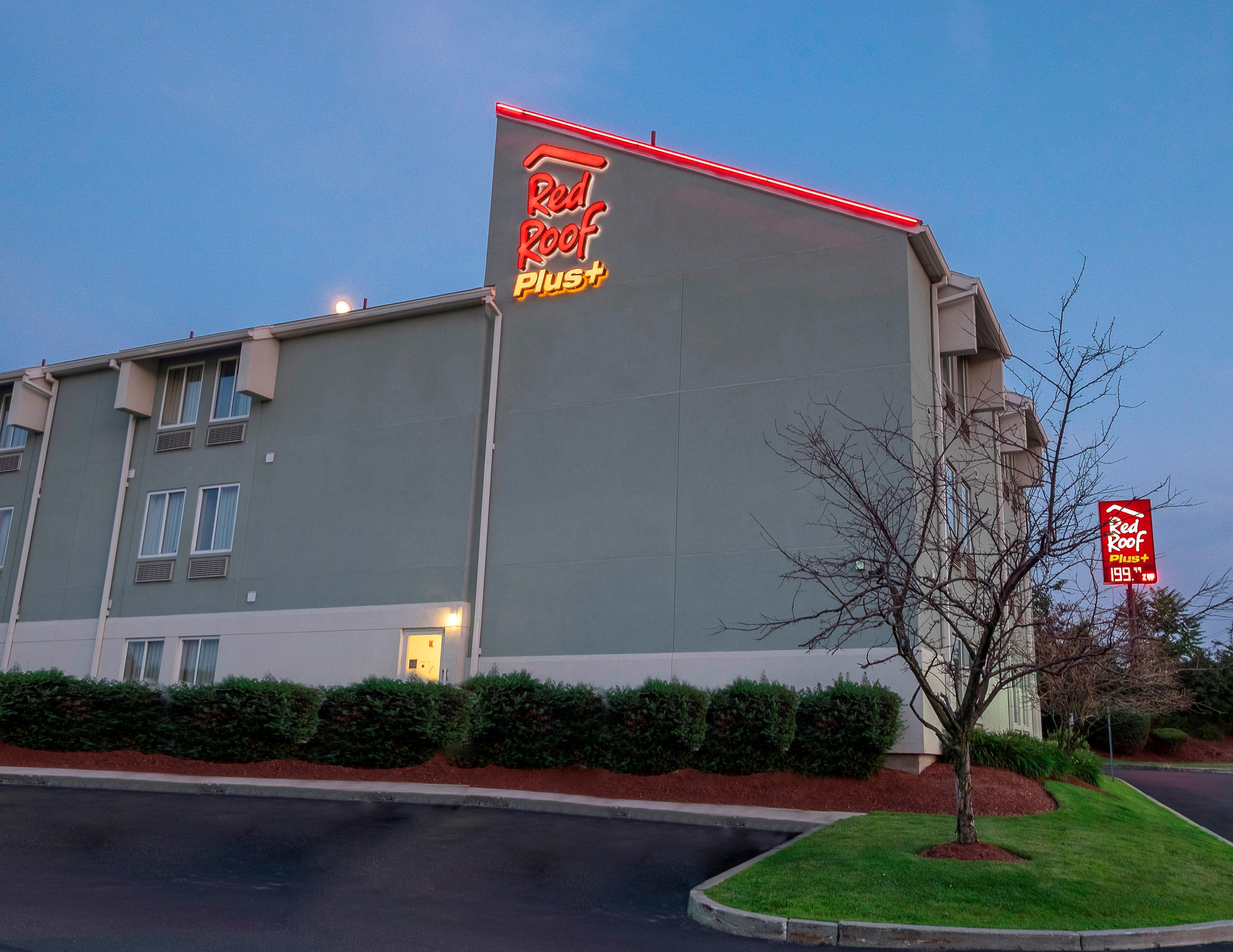 Red Roof Inn Plus+ Boston - Logan Saugus Eksteriør billede