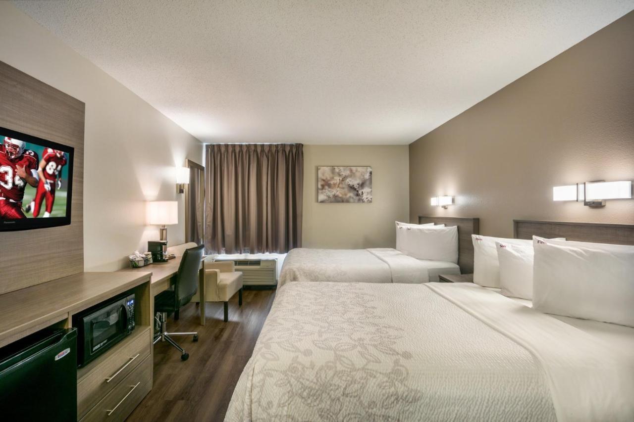Red Roof Inn Plus+ Boston - Logan Saugus Eksteriør billede