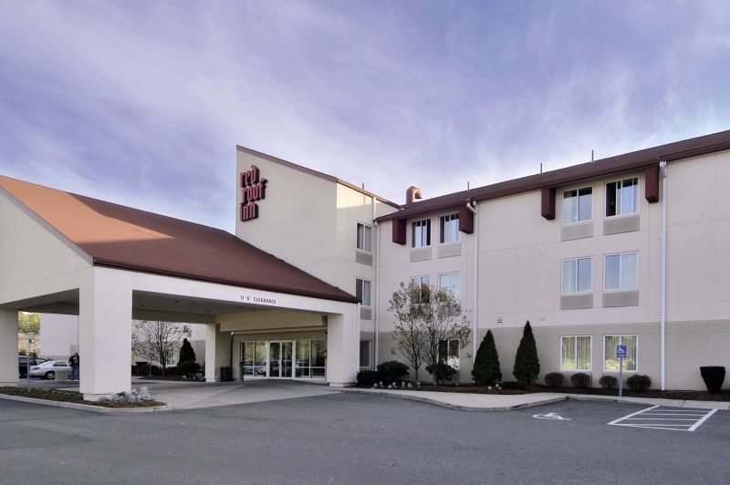 Red Roof Inn Plus+ Boston - Logan Saugus Eksteriør billede